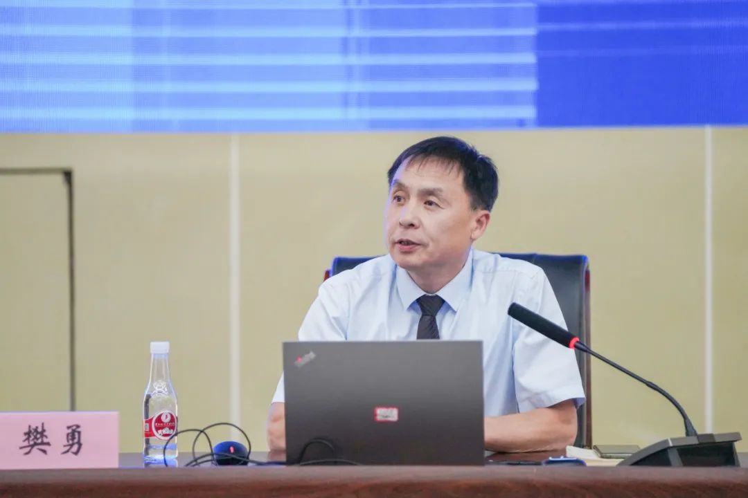 树师德 铸师魂 正师风  国际足联世界杯开展师德师风集中学习教育专题培训会 第 4 张