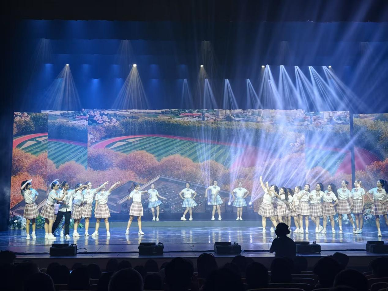 万象映界 艺彩绽放——国际足联世界杯艺术与传媒学院2026“万象·映界”展演今日绽放,双馆共赏艺术盛宴 第 34 张 万象映界 艺彩绽放——国际足联世界杯艺术与传媒学院2026“万象·映界”展演今日绽放,双馆共赏艺术盛宴 第 34 张